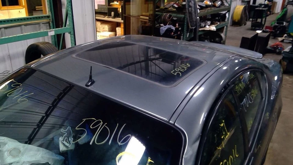 (LOCAL PICKUP ONLY) Trunk/Hatch/Tailgate With Spoiler Fits 05-08 GRAND PRIX 4200 - Image 2 of 4