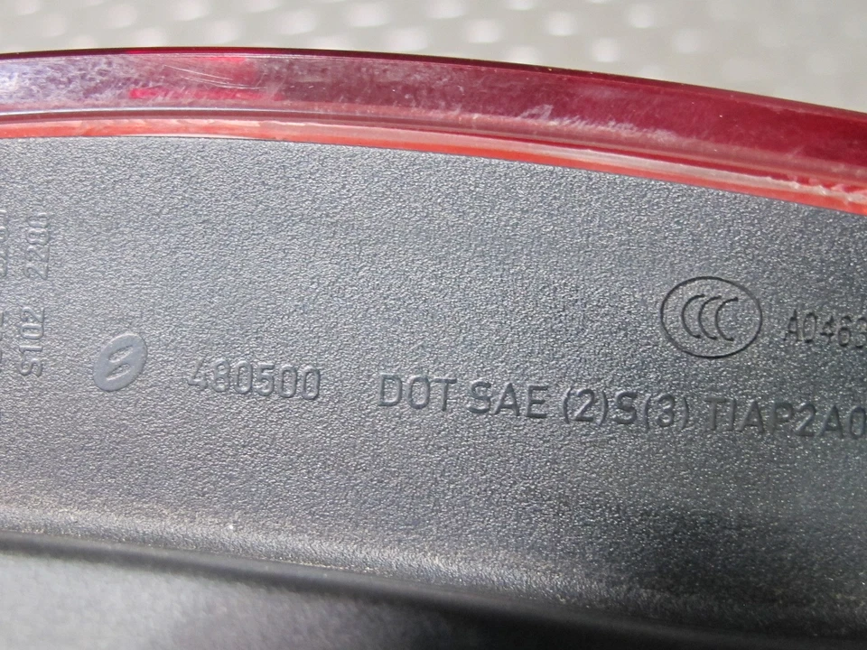 07-10 PILOTO TRASERO DERECHO CONVERTIBLE BMW E93 335i 7162302 dañado Foto 4 de 4