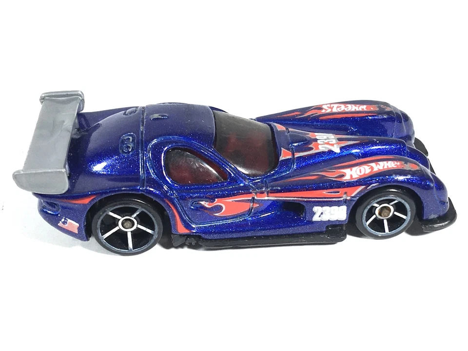 Гоночный автомобиль Hot Wheels Panoz GTR 1 2390 с красно-бело-голубым флагом Малайзия 1997 - Изображение 2 из 4