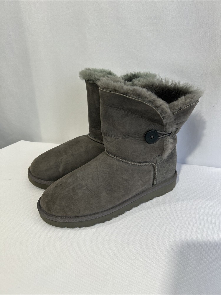 UGG Australia Womens Bailey Button Suede Gray Boots Womens Size 6