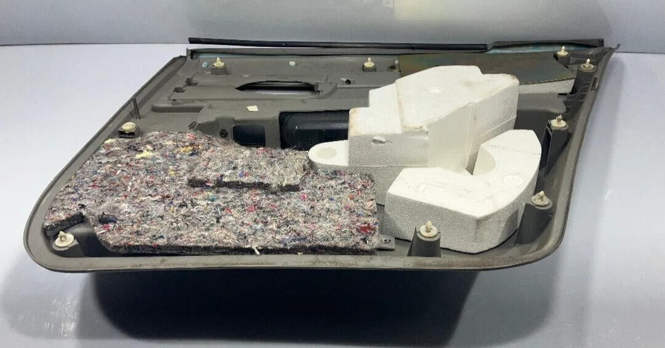 97-05 BUICK CENTURY PAINEL DA PORTA TRASEIRA ESQUERDA ORIGINAL DO FABRICANTE USADO PEÇA GM (DANOS MENORES) - Imagem 2 de 4