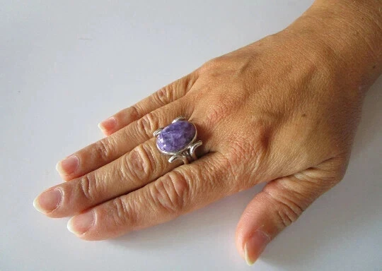 Silver Ring for Women, Women's Silver Ring, handmade silver Ring with Charoite - Immagine 3 di 4