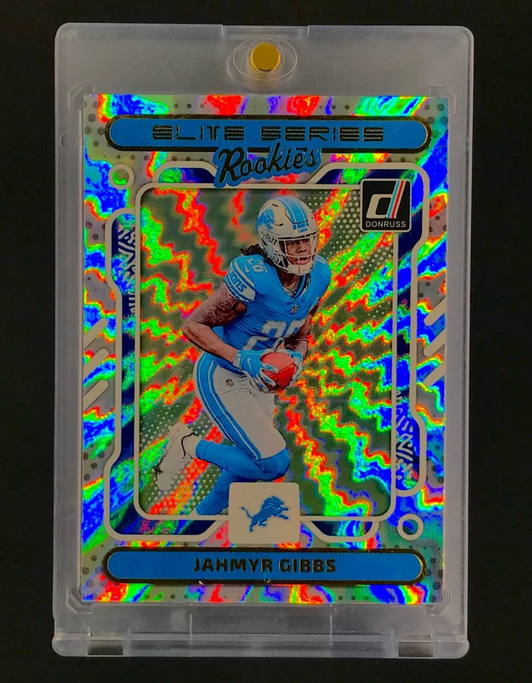 JAHMYR GIBBS ROOKIE ELITE REFRACTOR SP Insert Shock Lazer Holo RC Non Auto LIONS - Image 2 of 4
