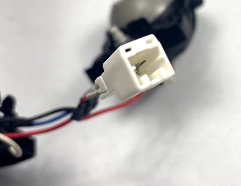 04-07 NISSAN TITAN ARMADA REAR OVERHEAD CONSOLE DOME LIGHT INSERTS OEM - Image 4 of 4