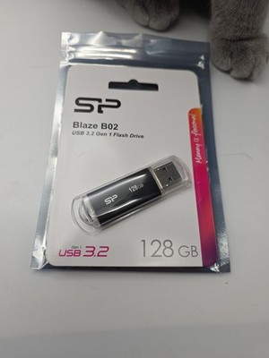 Silicon Power Blaze B02 128 GB USB 3.2 Black Flash Drive 128GB