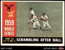 1960 Topps #390 1959 World Series - Game #6 - Scrambling After Ball 6 - EX/MT