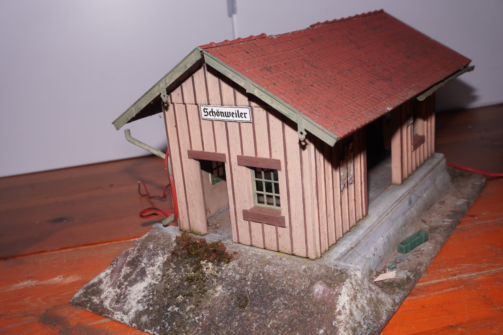 Picture 4 of 5
