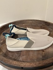 Olukai Women's Beige Mesh Slip On Size 7 new w/blemish