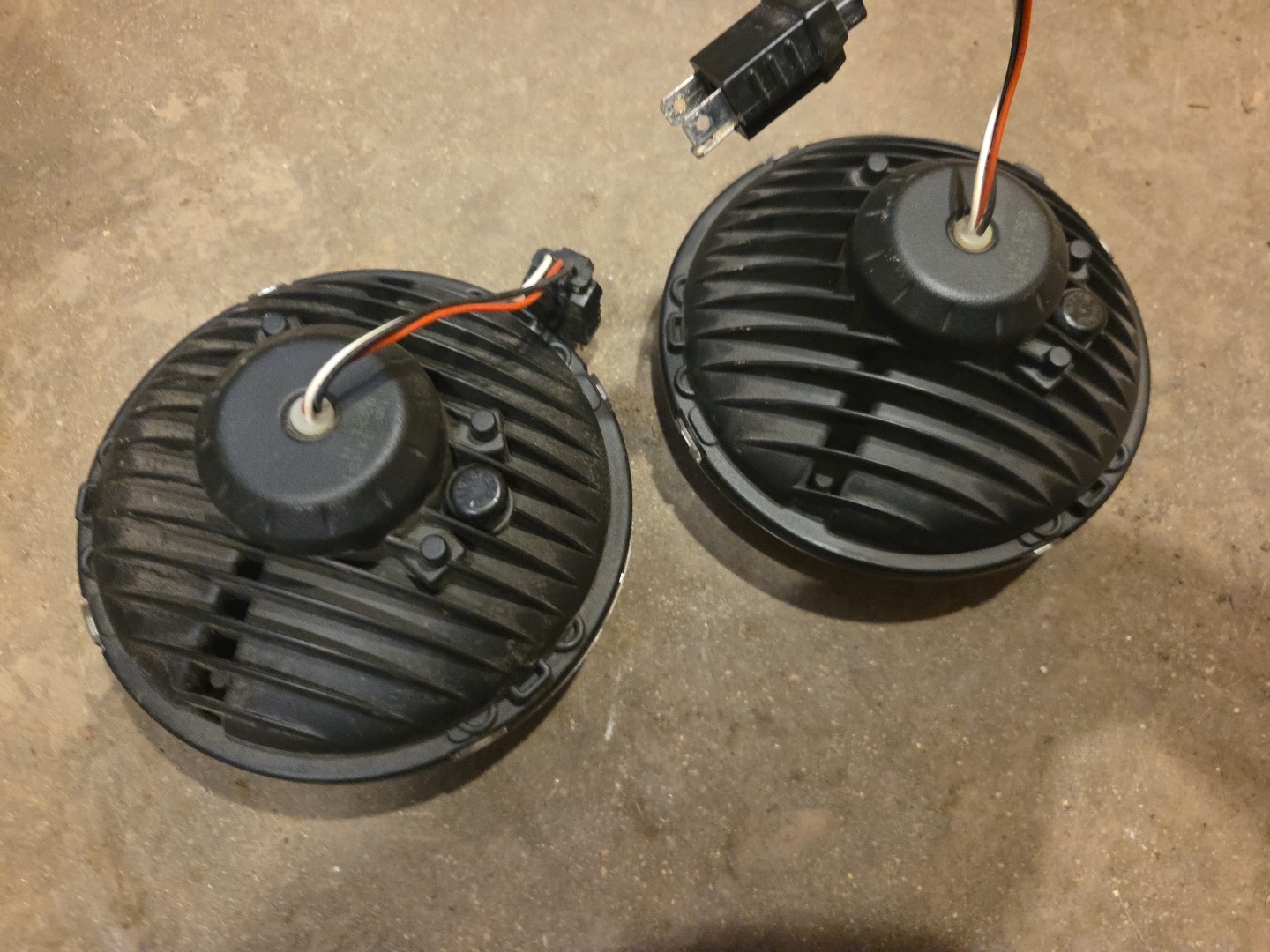 Pair 7" LED Headlight Bulb High Power Chrome Dual Function United Pacific 31391