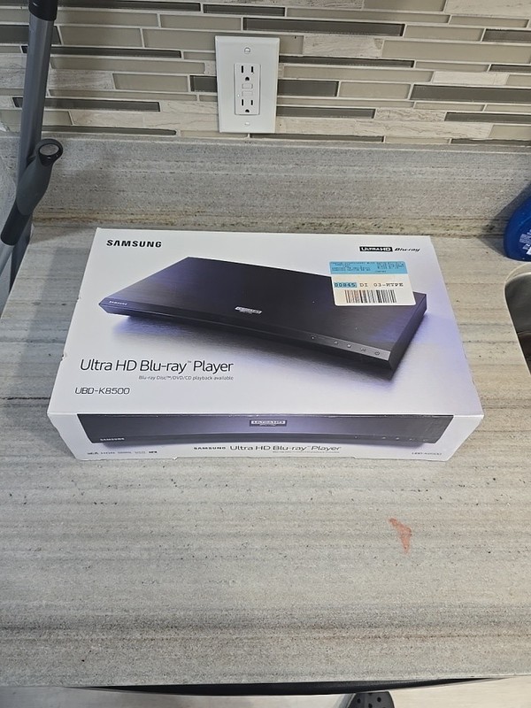 Samsung UBD-K8500 4K Ultra HD Blu-ray Player – HDR | 4K Streaming | 4K Upscaling