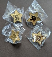 FOUR 4 NEW IN PACKAGE TOYS R US EMPLOYEE PINS 523K
