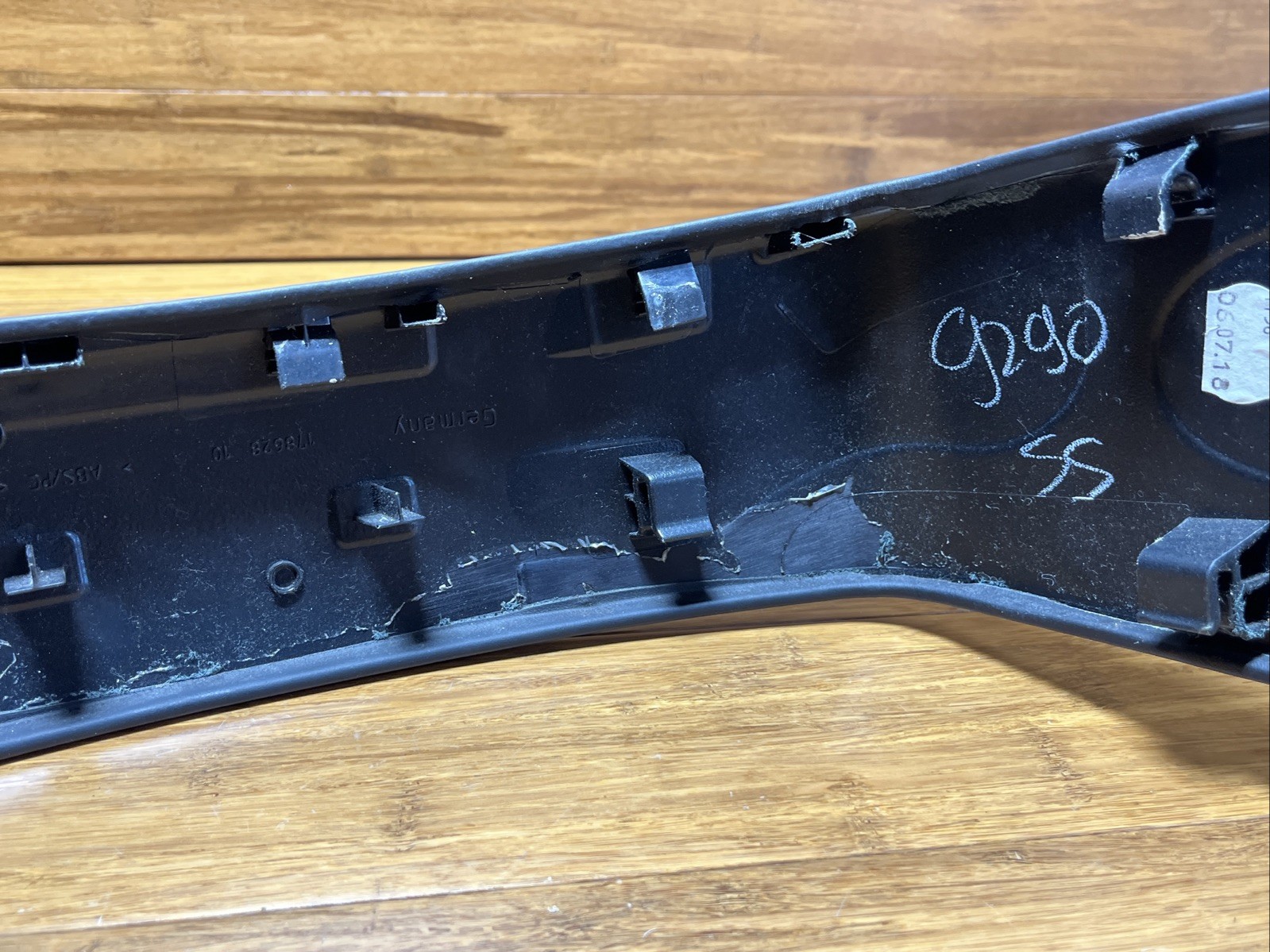 2017-2023 Rolls Royce Dawn RR6 Front Left Seat Lower Cover Trim OEM *NOTE* PH