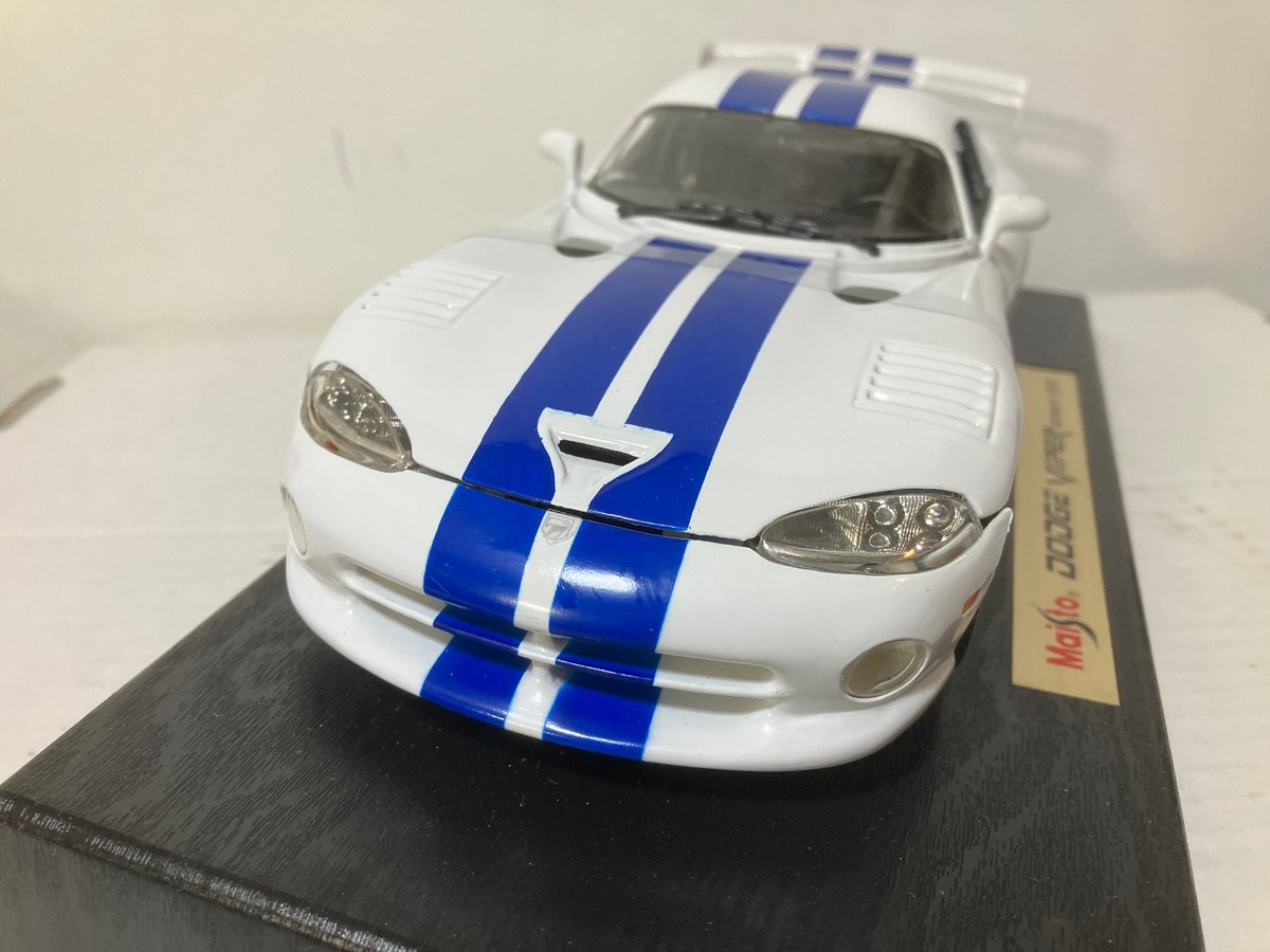 DODGE VIPER GTS R .GT2 maisto 1/18 - miniature blanche