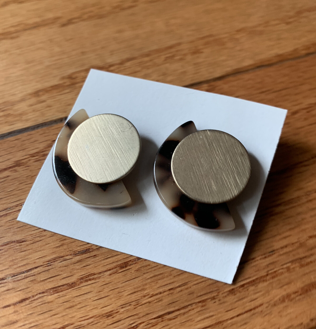 Tortoise Shell Stud Earrings - image 3