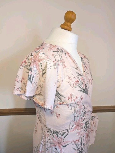 GIRLS ON FILM - Ladies Size 12 - Light Pink and Floral Short Wrap Summer Dress - Picture 6 of 15