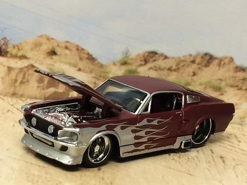 RESTO MOD 1967 67 Ford Mustang GT 5.0 Race Car 1/64 Scale Limited Edition S17 - Picture 4 of 4