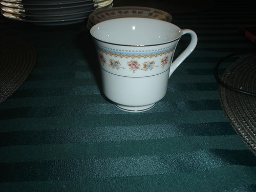 Antique China Cabinet Miami Dinnerware Set - Picture 4 of 7