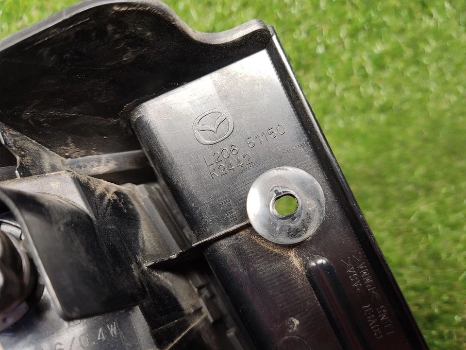 Mazda MPV 2007 Right Tail Light Rear Lamp L20651150 DTR64532 - Image 2 of 4