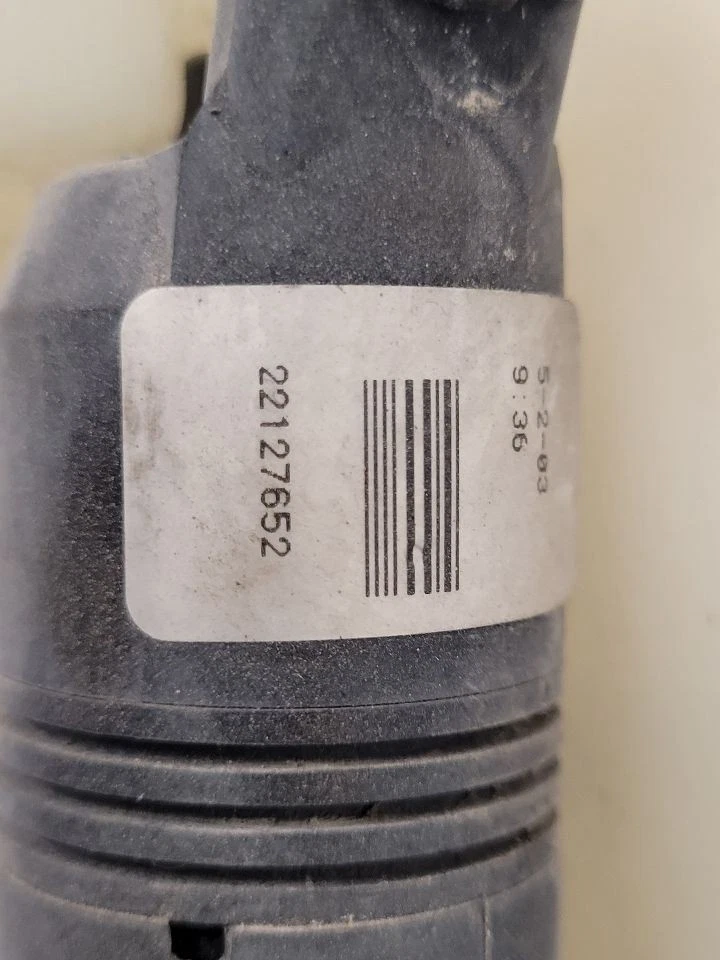 2000-2005 PONTIAC BONNEVILLE Washer Reservoir 12487598 00-05 - Image 4 of 4