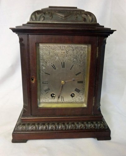 Antique Carved Mahogany Bracket Clock: French 8 Day Movement with gong strike - Foto 2 di 19