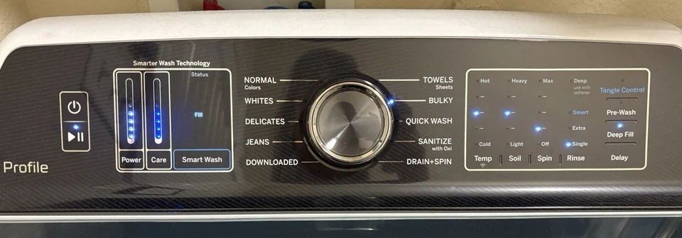  Lavadora GE Profile 5,4 pies cúbicos blanca carga superior   Foto 2 de 4