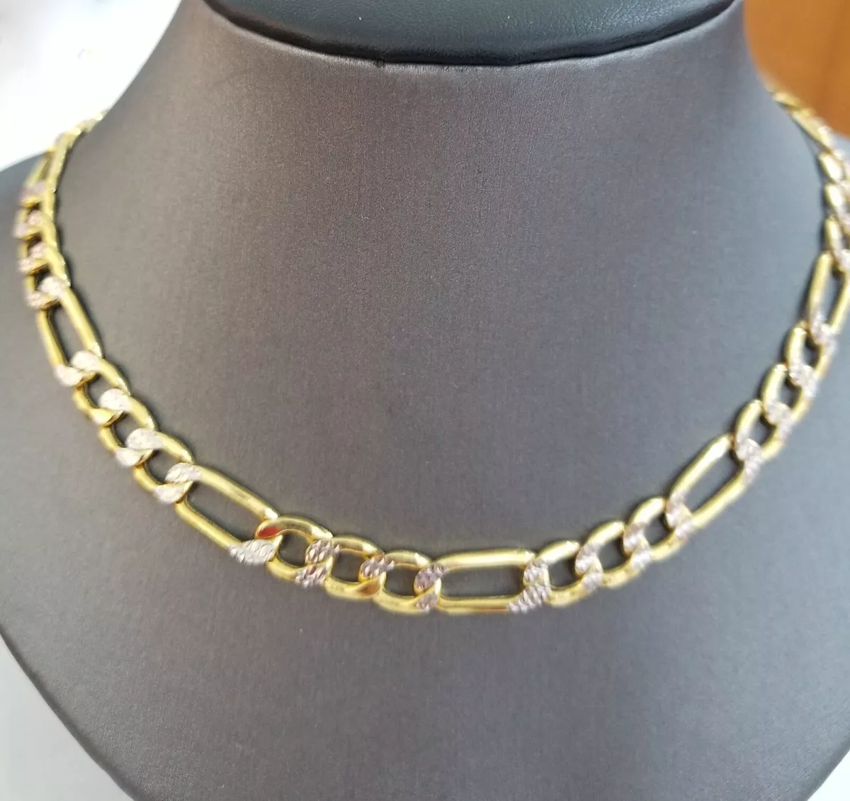 Figaro chain deals with diamonds