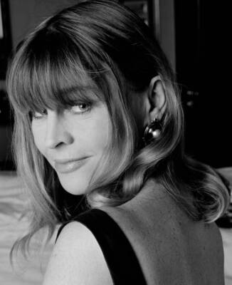 Julie Christie known for her acclaimed roles in films such as Darl- Old Photo 6