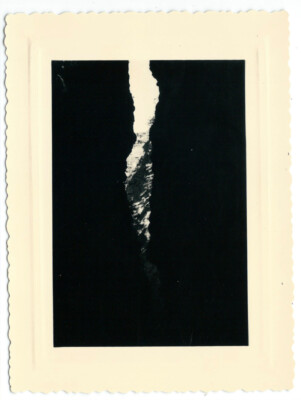 Foto Schnappschuss 1940 Berg der Verwerfung - Spalt hell dunkel Abstraktion