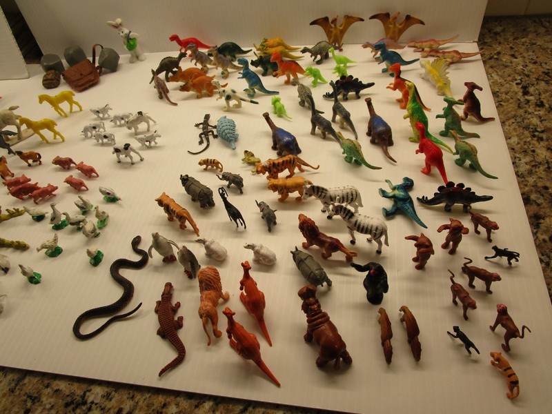Lot of Over 130+ Plastic Animals & People - Zoo, Farm, Dinosaurs, Army Men