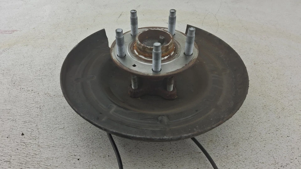 2016-2021 BUICK ENCORE ЗАДНЕЕ ЛЕВОЕ КОЛЕСО ВОДИТЕЛЯ ШПИНДЕЛЬ КОСТЯШКИ С СТУПИЦЕЙ OEM - Изображение 3 из 4