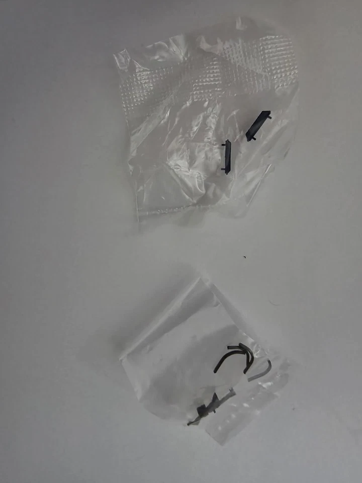 Kato + Atlas N Scale 4-Unit Set: Amtrak Dash-8 Locomotive & 3 Passenger Cars - Image 3 of 4