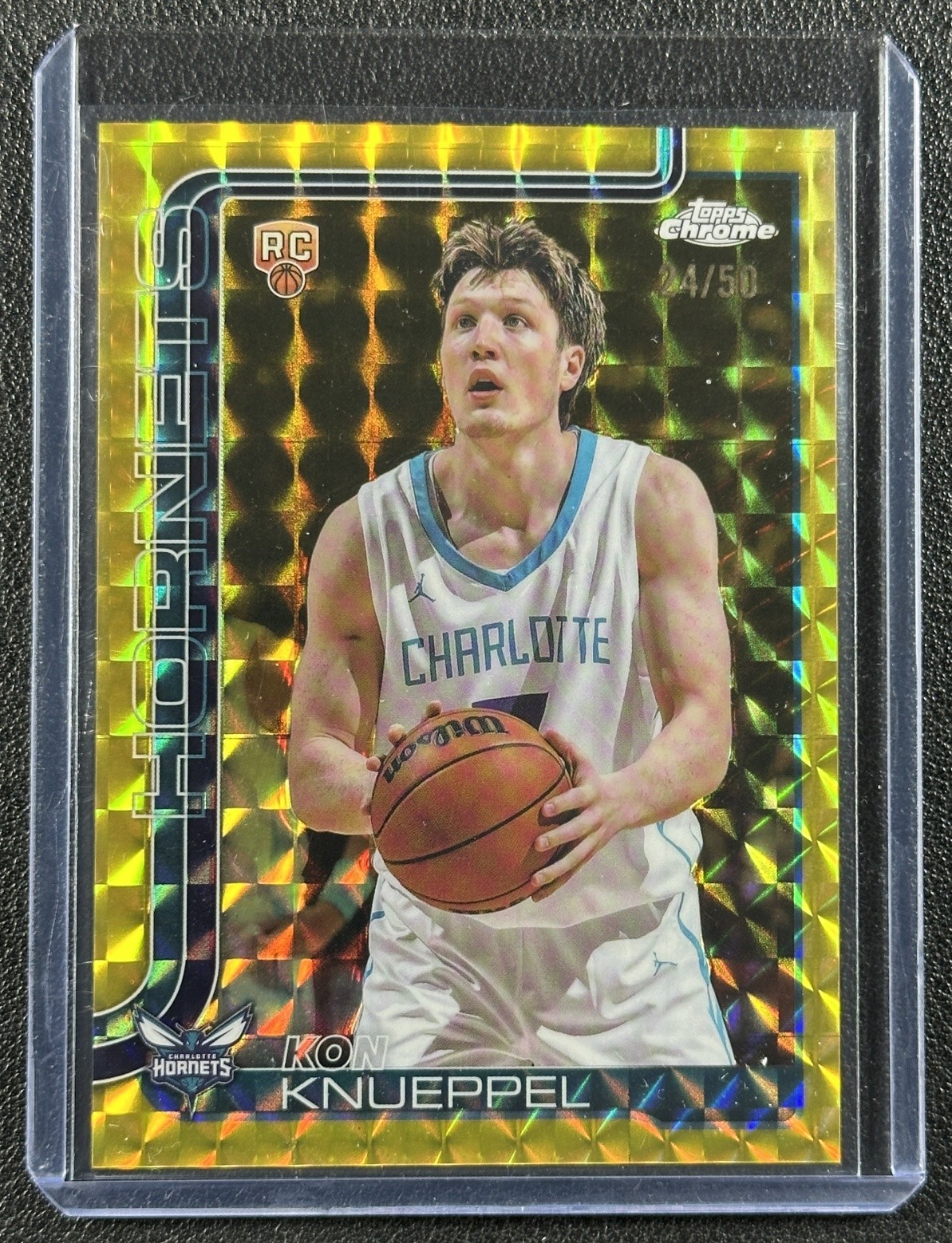 KON KNUEPPEL 2025-26 TOPPS CHROME #254 ROOKIE GEOMETRIC GOLD REFRACTOR RC 24/50
