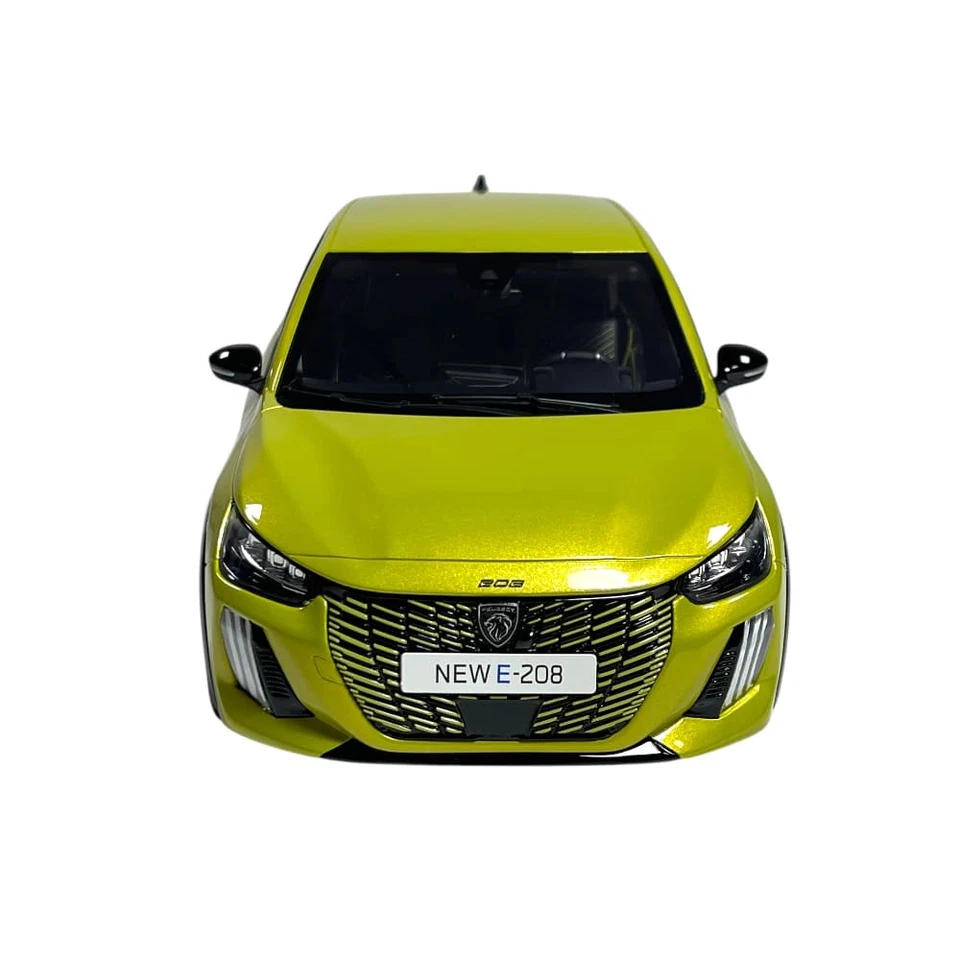 Modellino Auto Ottomobile 1/18 Peugeot E-208 GT Jaune Agueda 2024 - Immagine 2 di 4