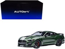 Autoart 73097 1/18 Ford Mustang Shelby GT500 Eruption Green Metallic