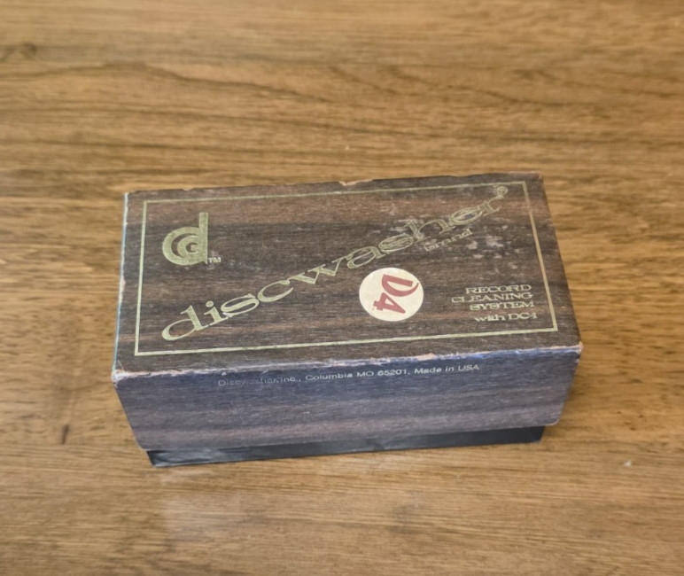 Vintage Discwasher D4 Record Cleaning Kit with Brush,  and Cleaning Flui