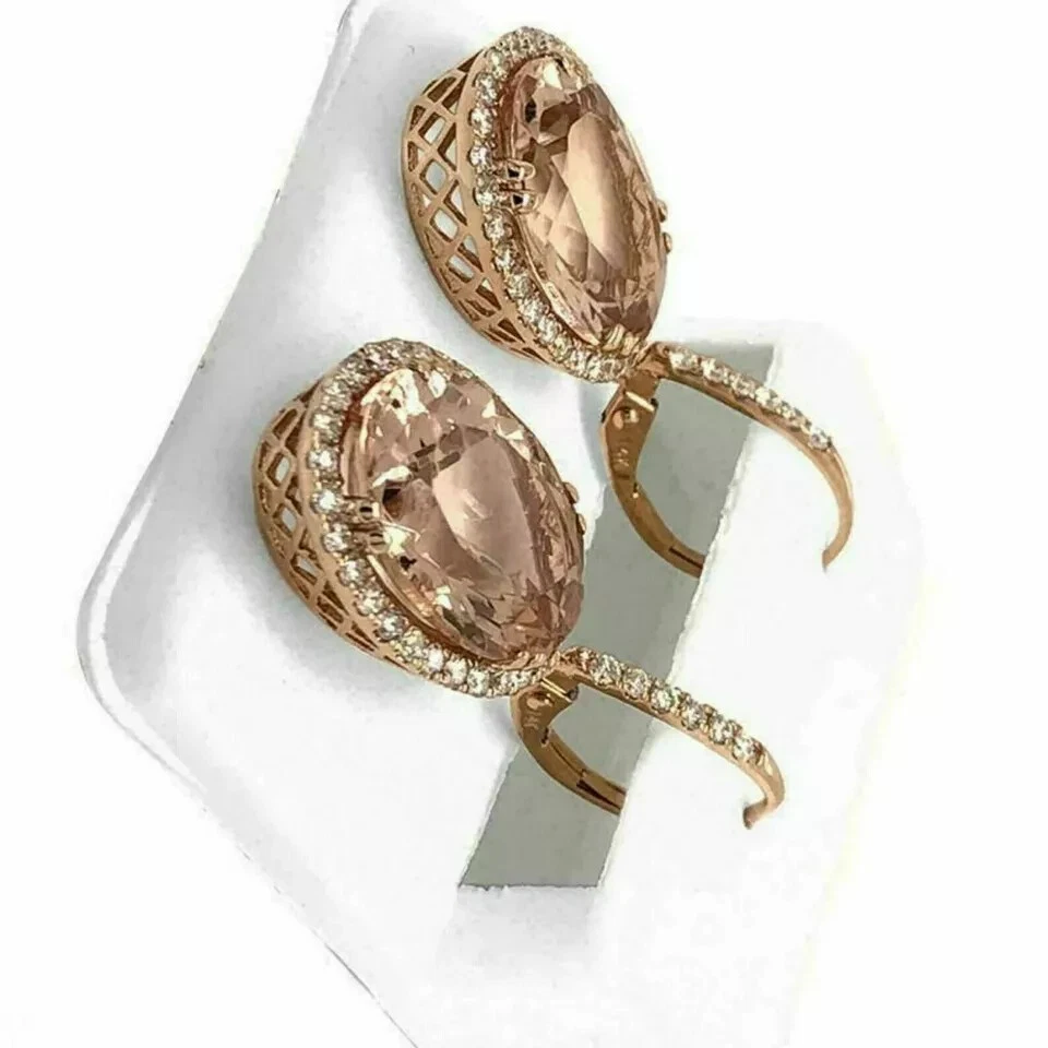 Pendientes colgantes y halo de morganita simulado de corte ovalado de 4 quilates enchapados en oro rosa de 14 quilates Foto 2 de 3