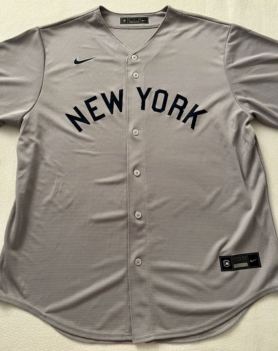 NIKE - 未使用 NIKE MLB new york yankees サイン入 XXL Vintage Nike MLB New York Yankees Baseball T-Shirt Youth