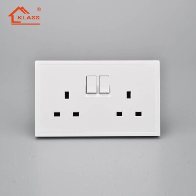 Schalter Steckdose Scrawlles Wandstecker 13A UK doppelt & einfach 2 Gang hochwertig 