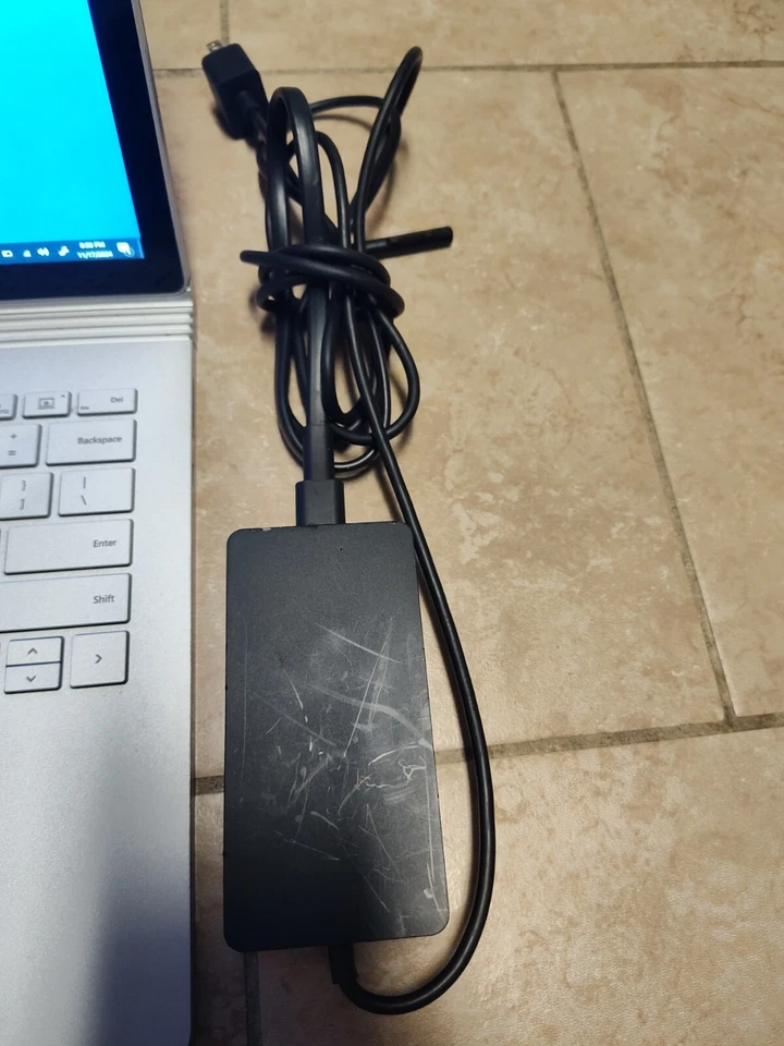 Microsoft Surface Book 2 1832 Touch i5 1.70GHz 8 GB RAM  256 GB SSD +DOCK Laptop - Image 2 of 4