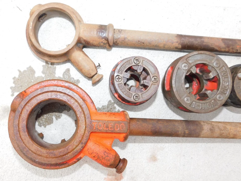 Six Toledo Pipe Threader Dies,  Set w/Two Bars and Heads, 4/66 - Image 2 of 4