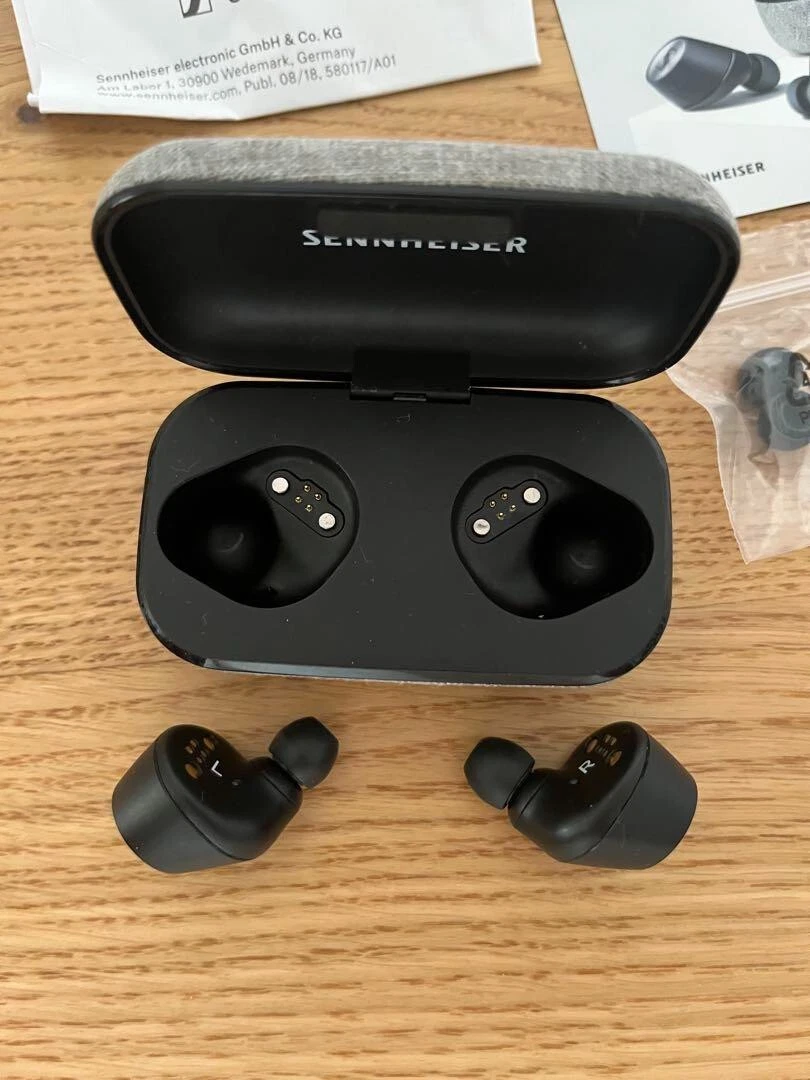 SENNHEISER Momentum True Wireless M3IETW BLACK color used