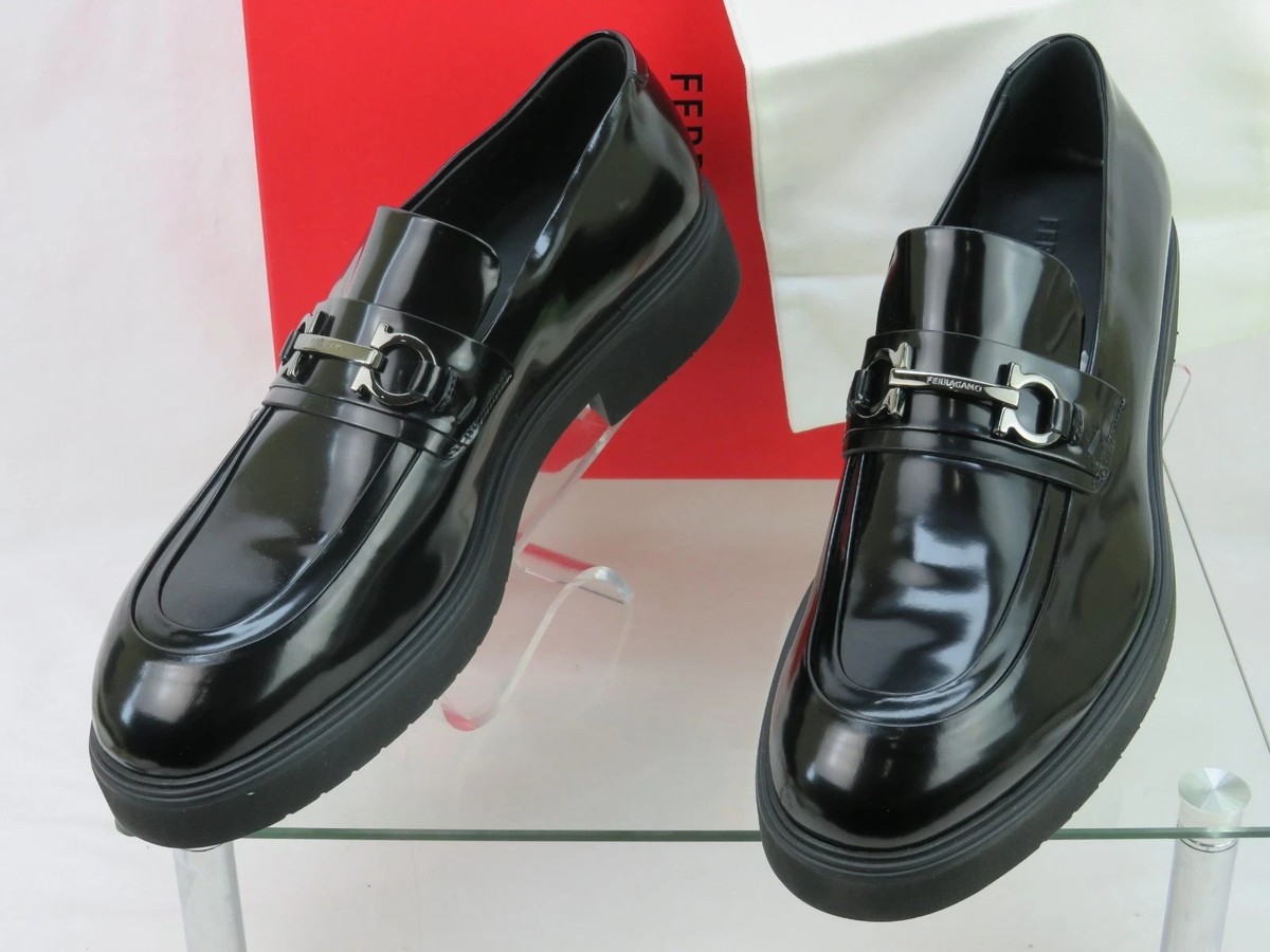 NIB FERRAGAMO FIORELLO BLACK PATENT LEATHER GANCINI BIT LOGO  display picture 2