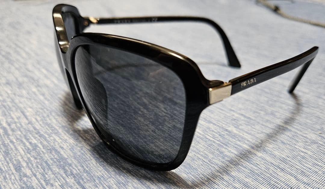 PRADA Sunglasses Fully Model with Case and Tag Used thumbnail 2