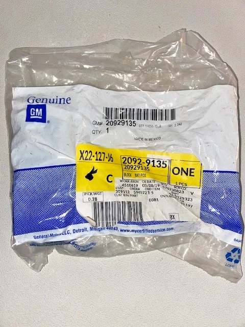2010-2014 GENUINE GM POSITIVE BATTERY CABLE BLOCK, NEW OEM PART, P/N 20929135 - Image 3 of 4