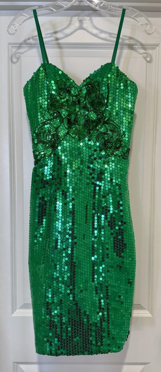 green emerald velvet dress Sail to Sable x Style Charade Charlotte Sequin Dress in Emerald Medium main image 0