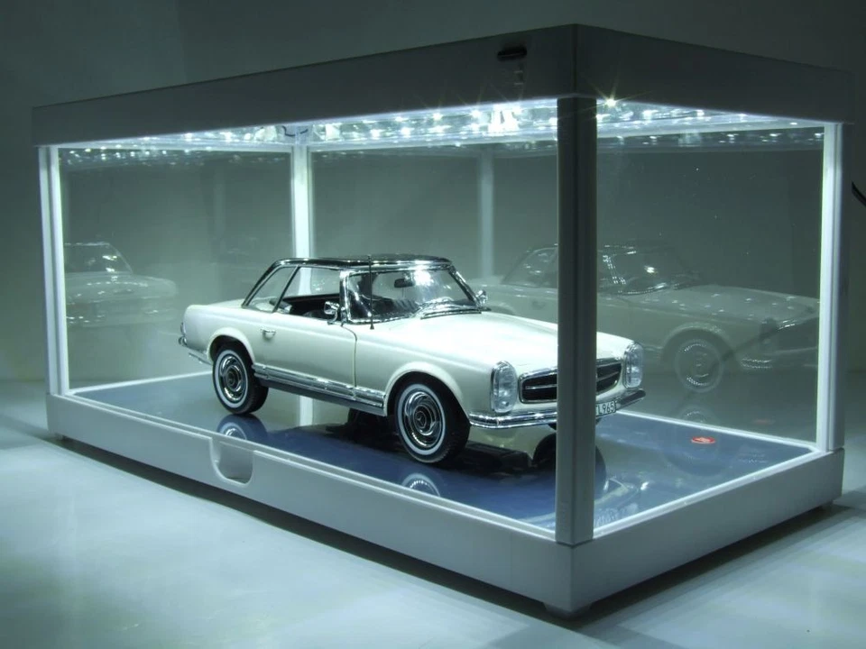 Scatola Trasparente Vetrina con Plafoniera LED Fondo Specchio Bianco per Modellini Auto - Immagine 2 di 4
