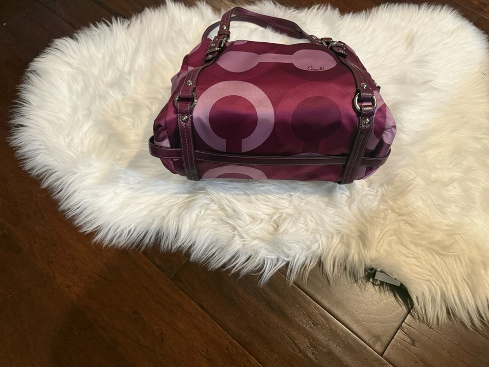 Bolso de Mano Coach Arte Gráfico Multi Ciruela Convertible Seda Doble Asa Foto 4 de 4