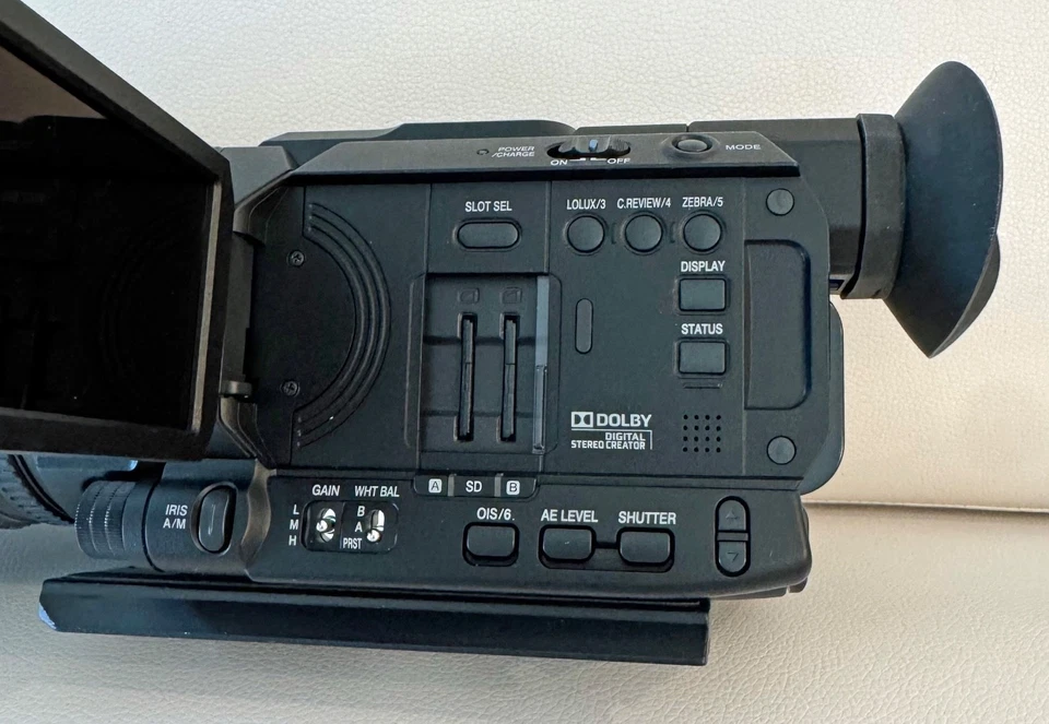 JVC  HM250u HD 4k Live Streaming Camcorder - Image 3 of 4