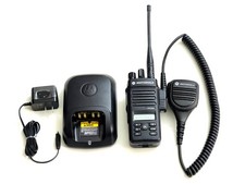 Motorola MOTOTRBO XPR 3500e UHF Wi-Fi Two-Way Radio AAH02RDH9VA1AN Black - OEM