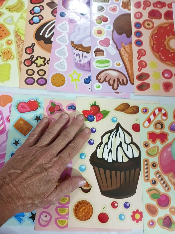 Pegatinas dulces. helados, cup cakes, donuts, fruta. diversión para niños. 12 hojas. Foto 2 de 4